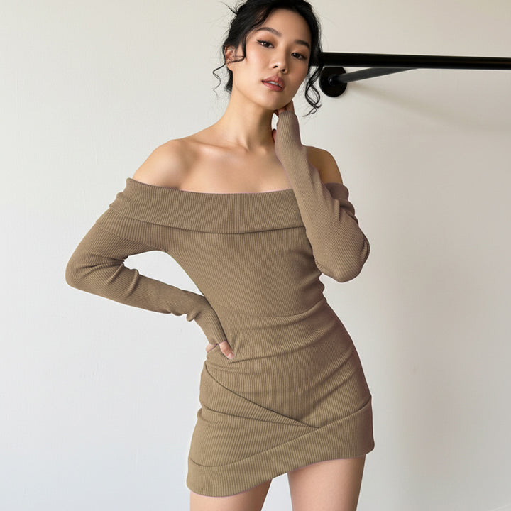 Damen figurbetontes Off-Shoulder Kleid aus Rippstrick Echo Archiv