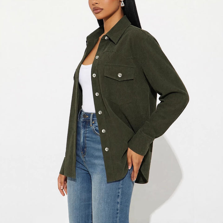 Damen Kord-Overshirt im Relaxed-Fit mit aufgesetzten Brusttaschen und Knopfleiste – Avérine