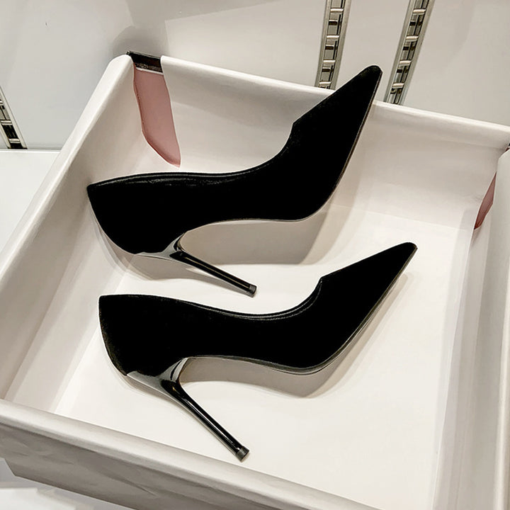 Damen Spitz zulaufende Stiletto-Pumps aus Samtoptik mit hohem Absatz Echo Archiv