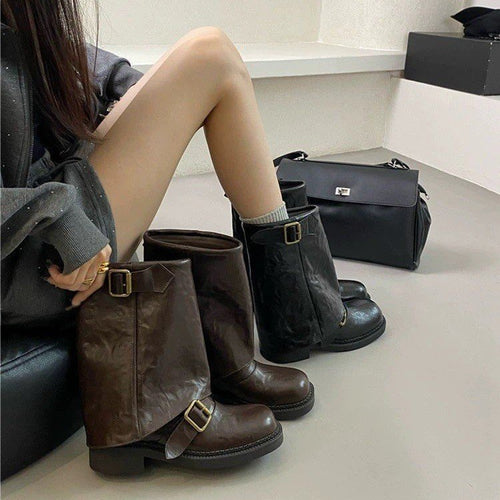 Damen Glänzende Mid‑Calf Bikerboots mit Zierriemen und Schnallen Echo Archiv