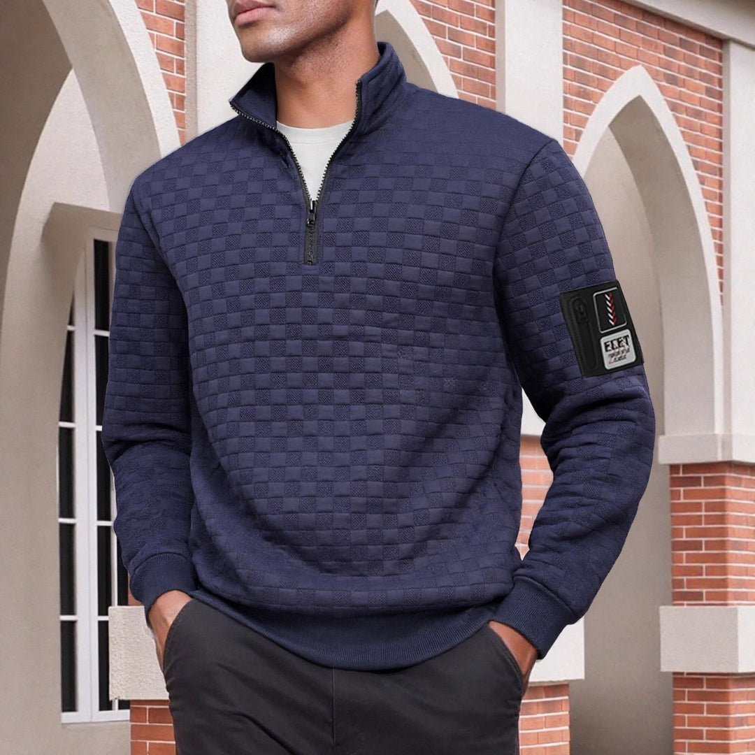 Herren strukturierter Stehkragen-Halbzip-Pullover mit Karosteppung, elastischen Bündchen und Ärmel-Patch – Norvane