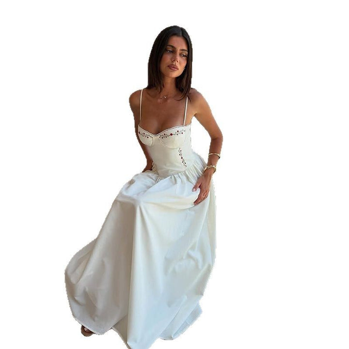 Damen Midikleid mit dekolletiertem Oberteil und dekorativen Knöpfen Echo Archiv