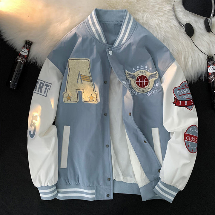 Herren sportliche Collegejacke mit gestickten Applikationen und atmungsaktivem Material Echoarchiv