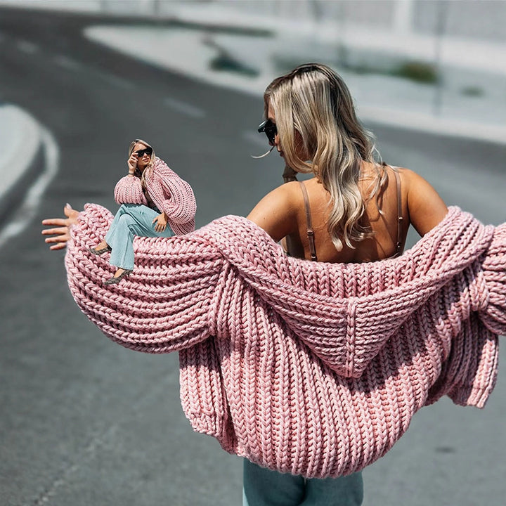 Damen Oversize Grobstrick-Cardigan mit großer Kapuze & voluminösen Ärmeln Echoarchiv