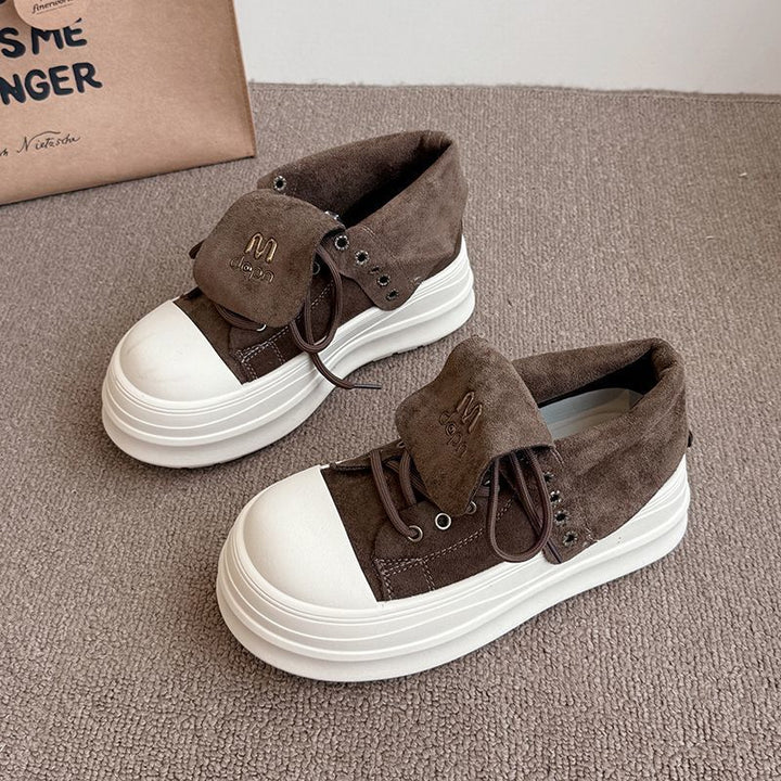 Damen Hochformat Sneakers mit modischem Veloursleder und robustem Plateau Echo Archiv