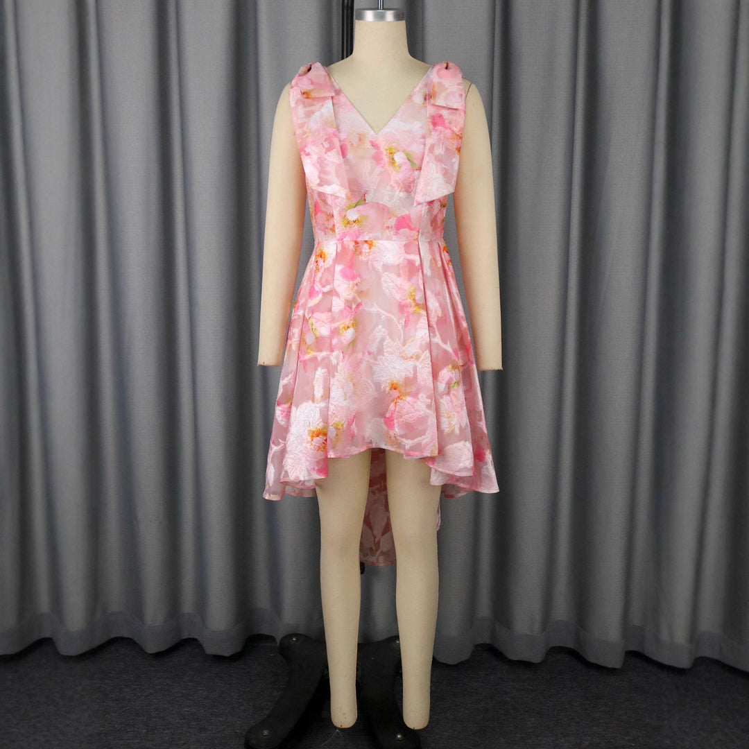 Damen Verspieltes Cocktailkleid mit asymmetrischem Saum und Rüschendetails Echo Archiv