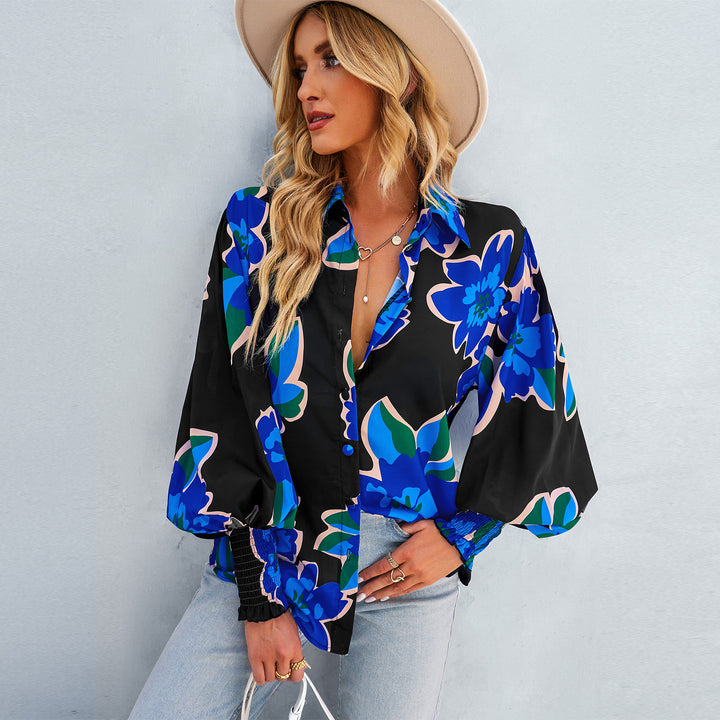 Damen lockere Hemdbluse mit floralem Alloverprint, Seidenoptik, smockärmeln und geknöpfter Vorderleiste – Élovi