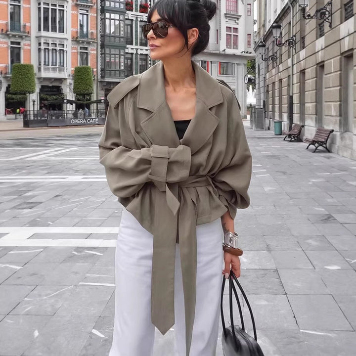 Damen nan gewickelte Cropped-Jacke mit oversized Raglanärmeln und breitem Bindegürtel Echo Archiv