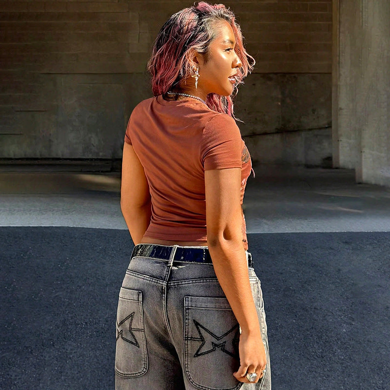 Damen T-Shirt mit kultiviertem Druckdesign und figurbetontem Schnitt Echo Archiv