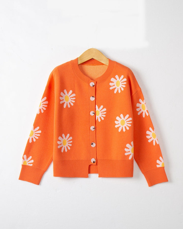 Damen Oversize-Strickcardigan mit Blumenapplikation, Perlmuttknöpfen und Wellensaum Echo Archiv