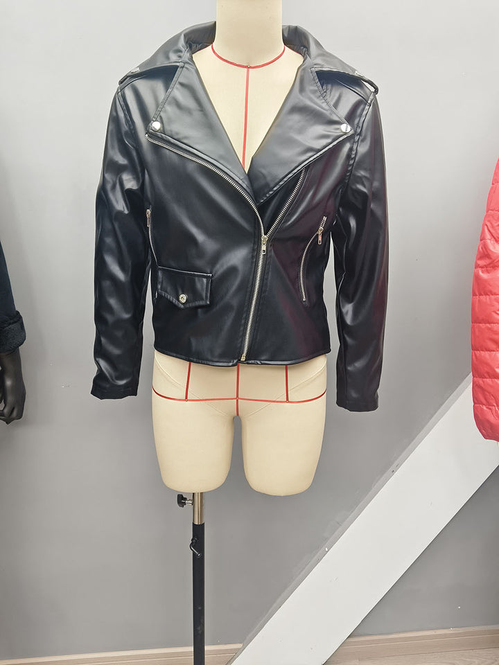 Damen nan figurbetonte Bikerjacke aus Kunstleder mit asymmetrischem Reißverschluss und aufgesetzter Klappentasche Echo Archiv