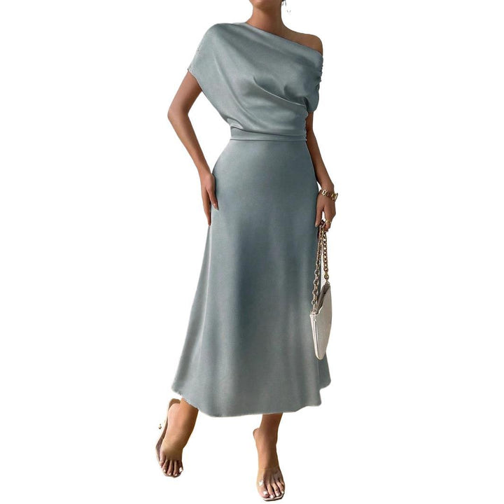 Damen Elegantes und fließendes Abendkleid mit asymmetrischem Schnitt – Élara
