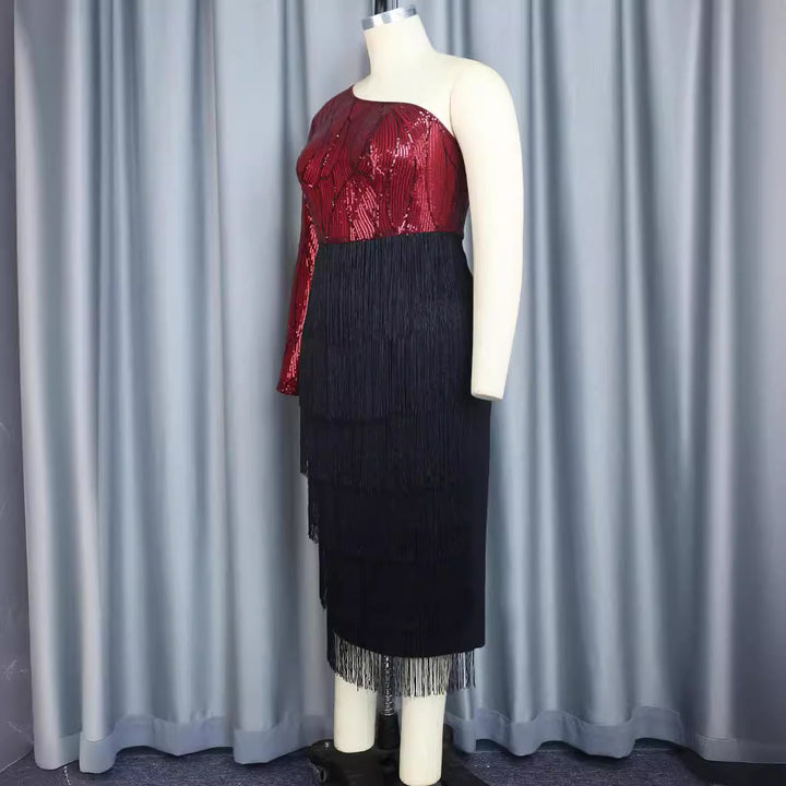 Damen Elegantes Cocktailkleid mit funkelnden Pailletten und Fransen Echo Archiv