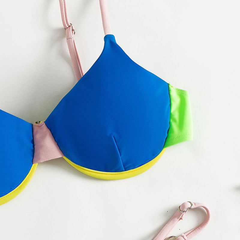 Damen Triangel-Bikini mit verstellbaren Trägern und innovativem Farbdesign Echo Archiv