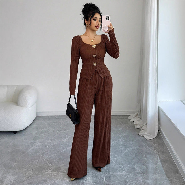 Damen nan tailliertes Blusen- und Hosen-Set aus Crinkle-Plissee mit Puffärmeln und Zierknöpfen Echo Archiv