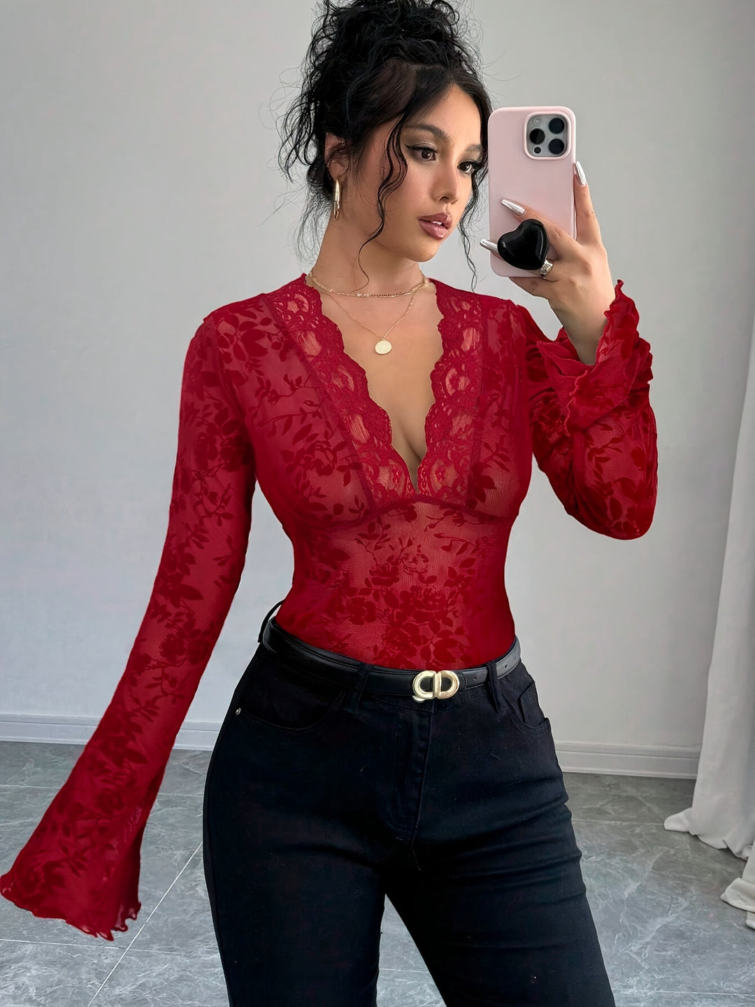 Damen nan eng anliegende transparente Mesh-Spitzenbluse mit tiefem V-Ausschnitt und floraler Veloursstruktur Echo Archiv