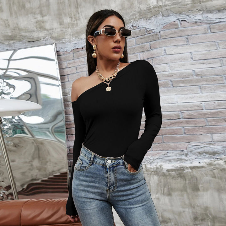 Damen asymmetrisches One-Shoulder Longsleeve-Top mit schlanker Sculpting-Passform und feiner Rippstruktur – Avérine