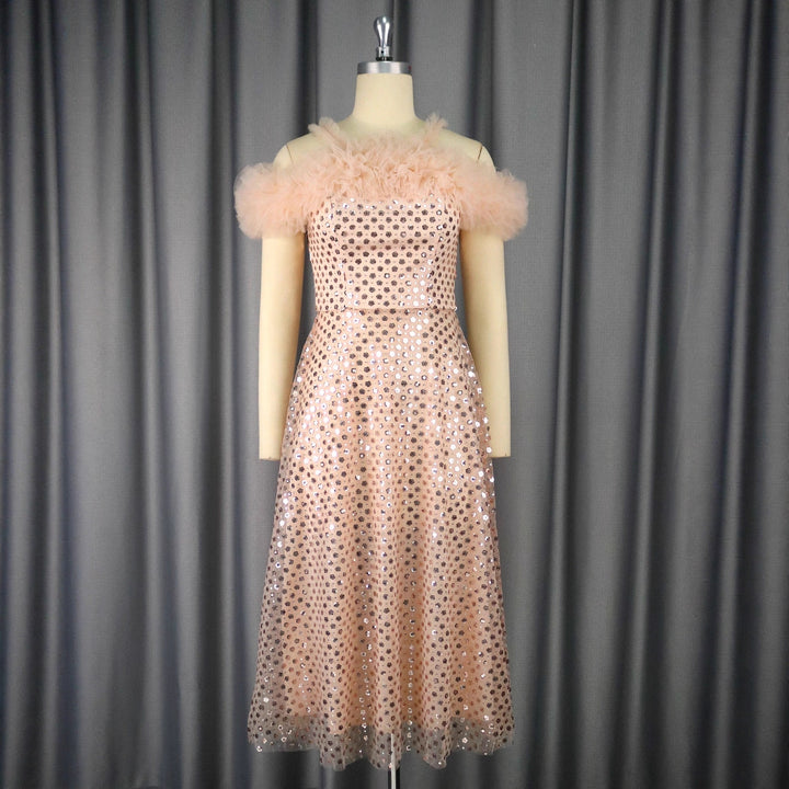 Damen Festliches Abendkleid mit voluminösen Rüschendetails und zartem Glitzer Echo Archiv