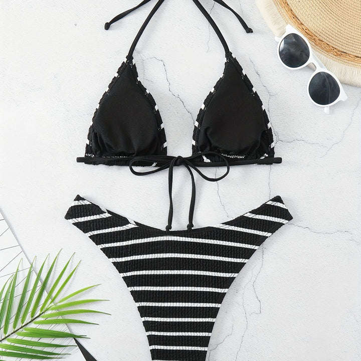 Damen Triangel-Bikini mit raffinierten Streifen Echo Archiv