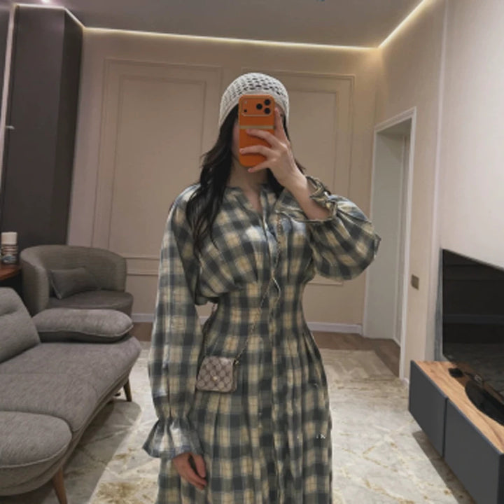 Damen Maxikleid im Karierten Hemdblusenstil mit Taillengürtel und Rüschenmanschetten Echoarchiv