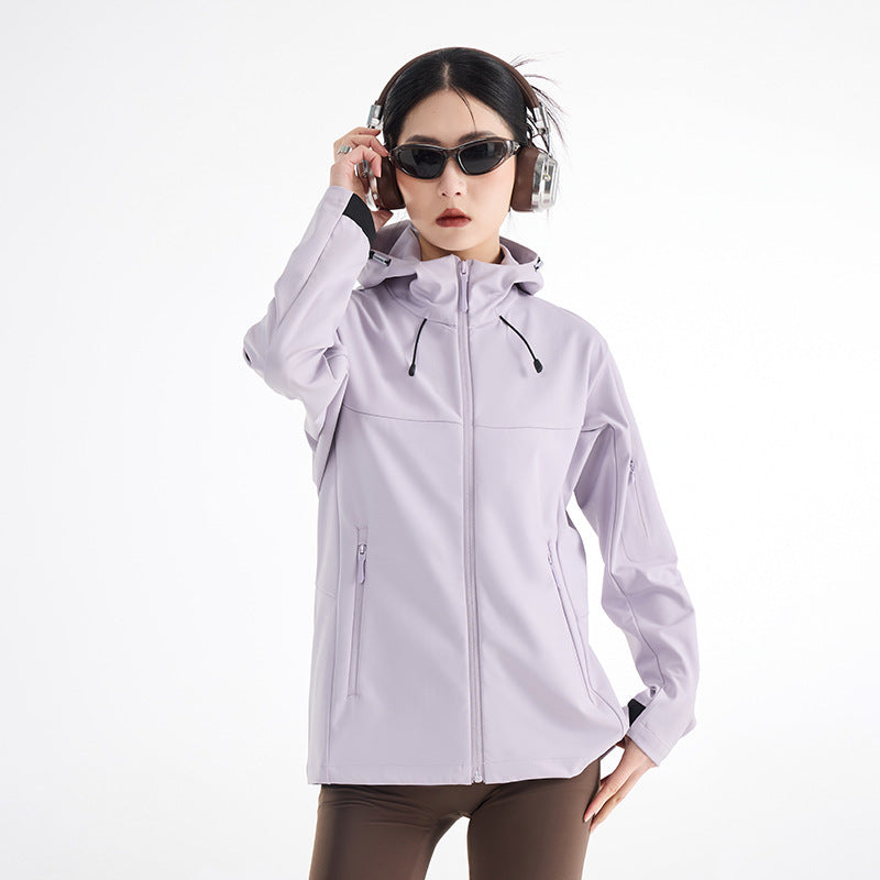 Damen Atmungsaktive Softshell-Regenjacke mit Kapuze, winddicht und minimalistischer Tech-Optik Echoarchiv