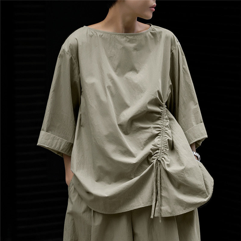 Damen Oversize-Bluse mit seitlicher Kordel‑Raffung, U‑Boot‑Ausschnitt und weiten Ärmeln Echoarchiv