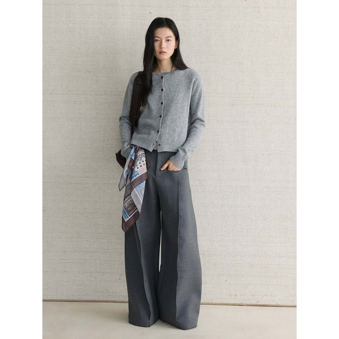 Damen Feiner Feinstrick-Cardigan mit passendem Rundhals-Pullover Echoarchiv