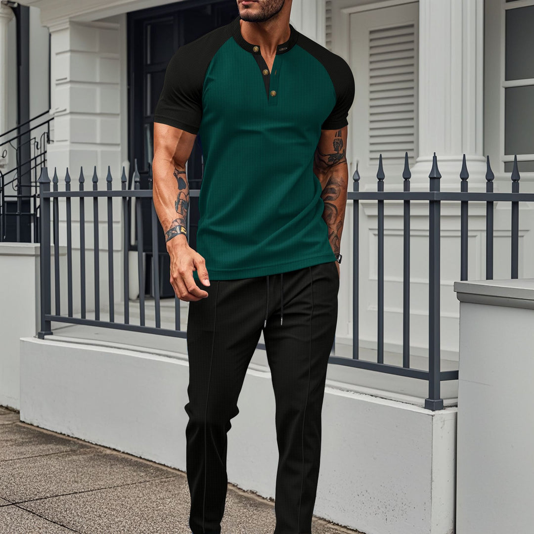 Herren sportliches Shirt mit knöpfen und eleganten Sporthose Echoarchiv