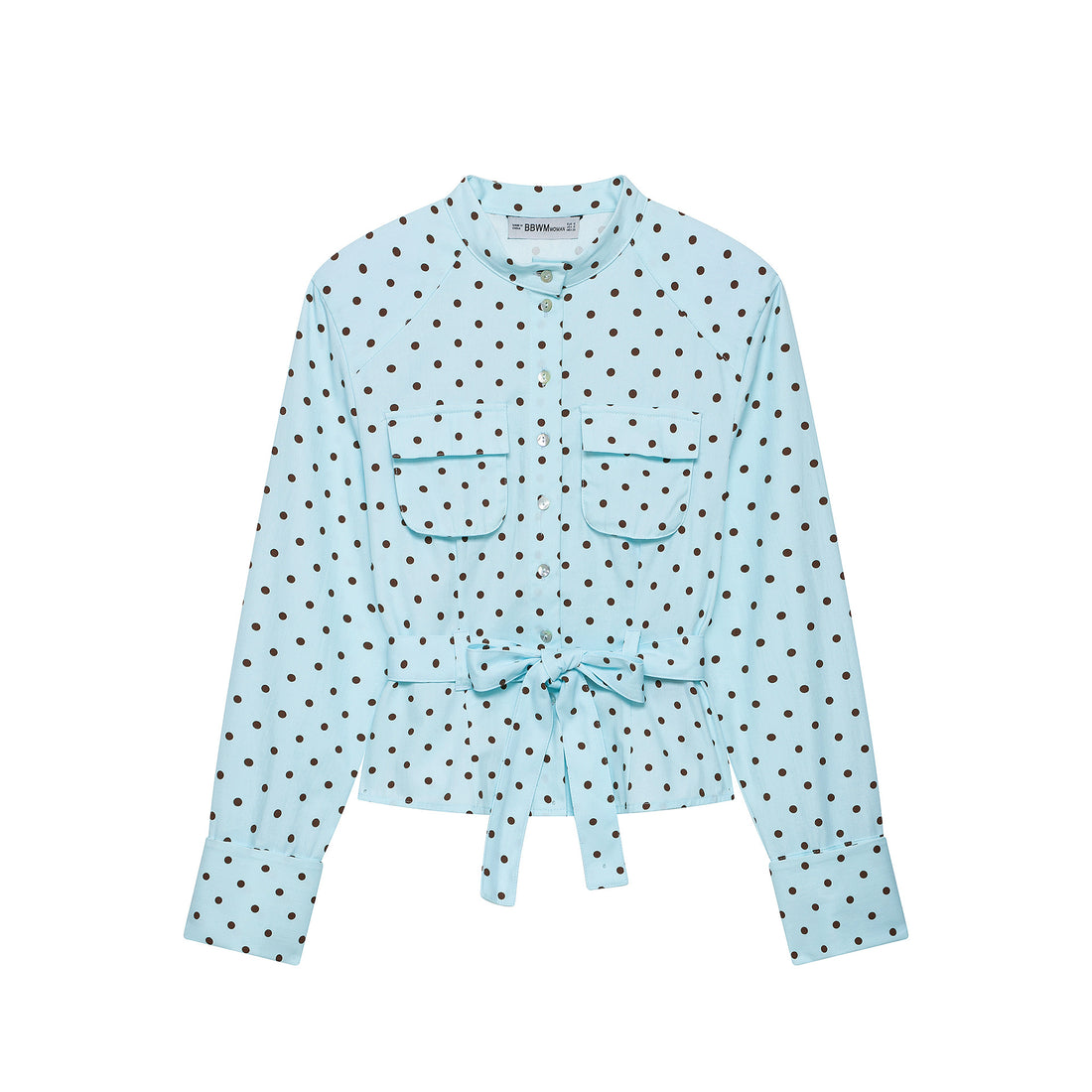 Damen Bluse mit Stehkragen, Bindegürtel und aufgesetzten Brusttaschen Echoarchiv