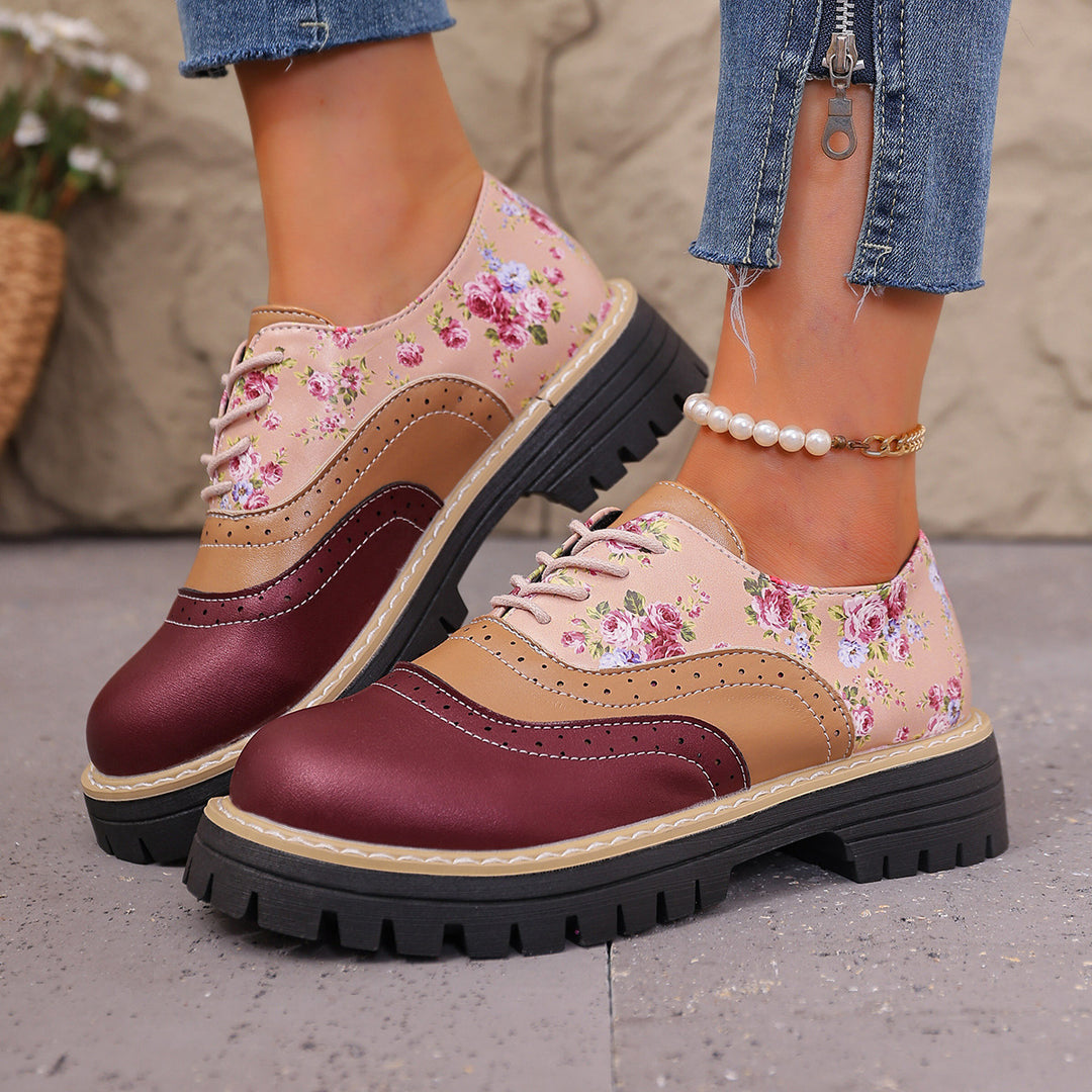 Damen Budapester-Schnürschuh mit floralem Print Lacklederbesatz und grober Profilsohle Echo Archiv