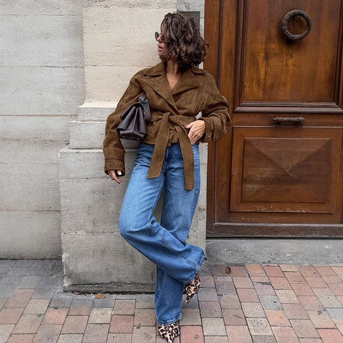 Damen Kurzblouson aus Wildleder‑Look mit Bindegürtel und kastiger Silhouette Echoarchiv