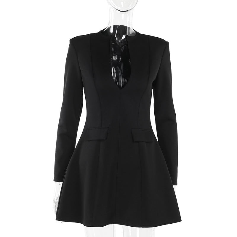 Damen schickes Minikleid mit tiefem Ausschnitt und tailliertem Schnitt Echo Archiv