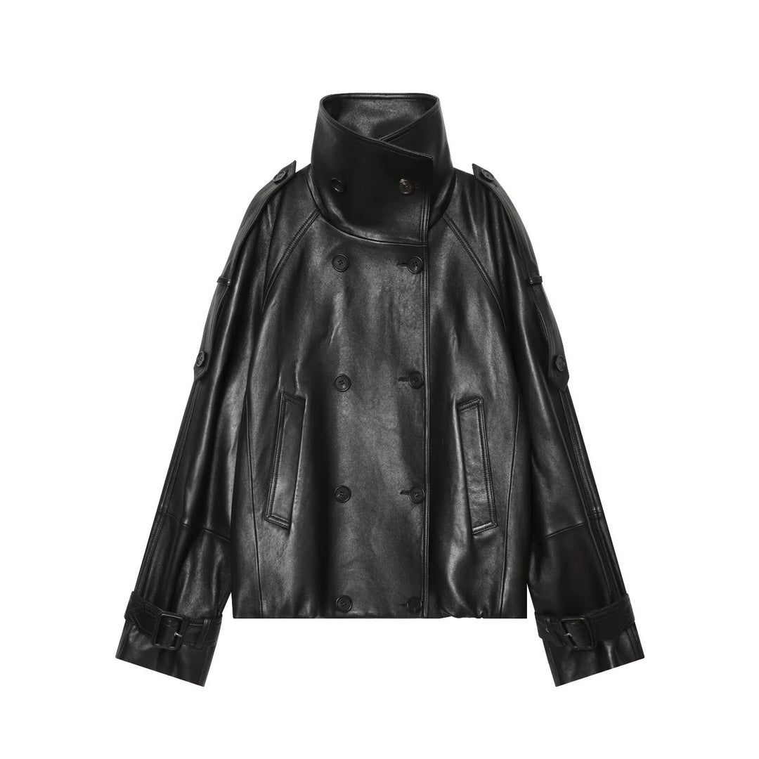 Damen Kurz‑Cape‑Trenchcoat aus veganer Lederoptik mit hohem Stehkragen und Schnallenärmeln Echoarchiv