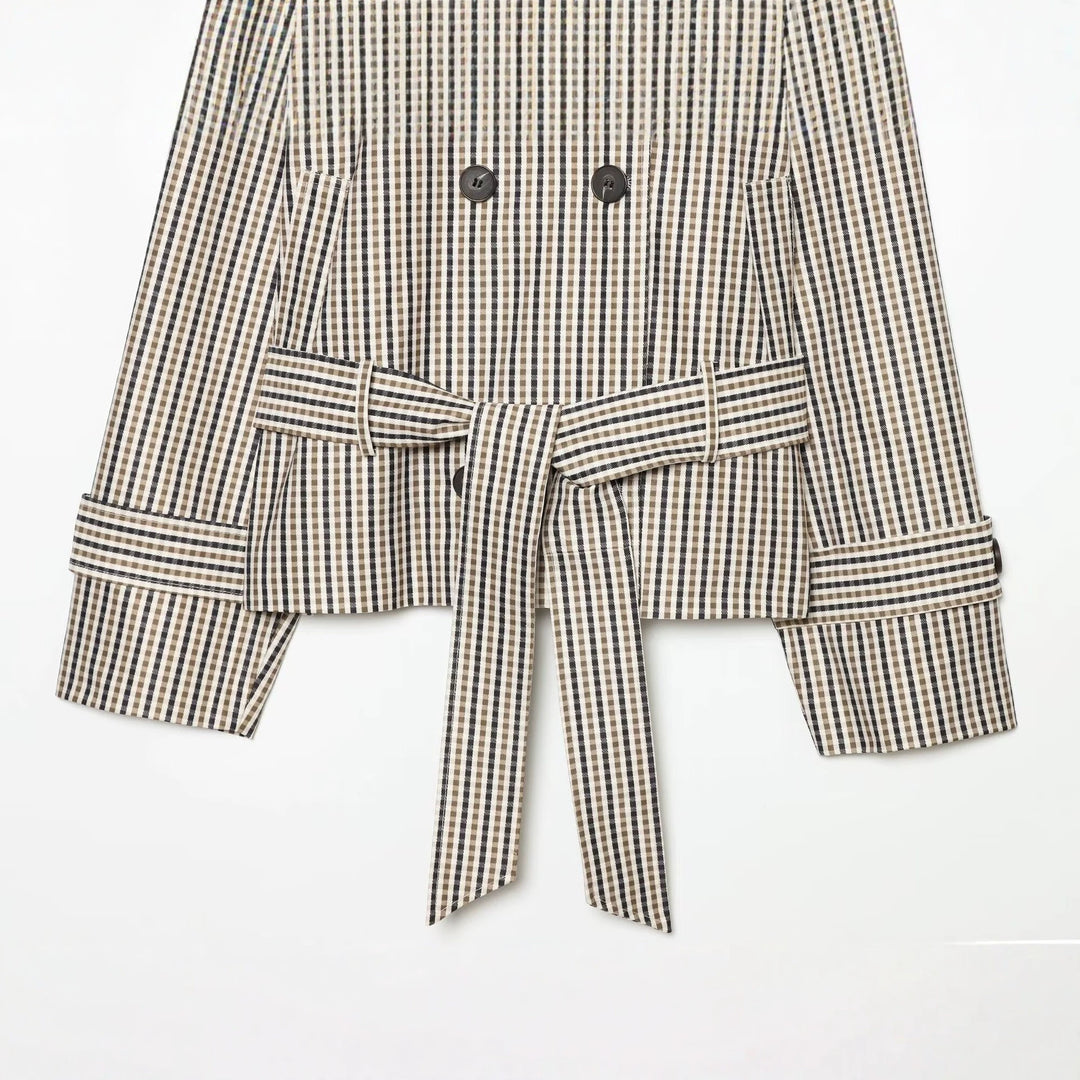 Damen Kurze taillierte Doppelreihige Trenchjacke mit Karo‑Muster und Bindegürtel Echoarchiv
