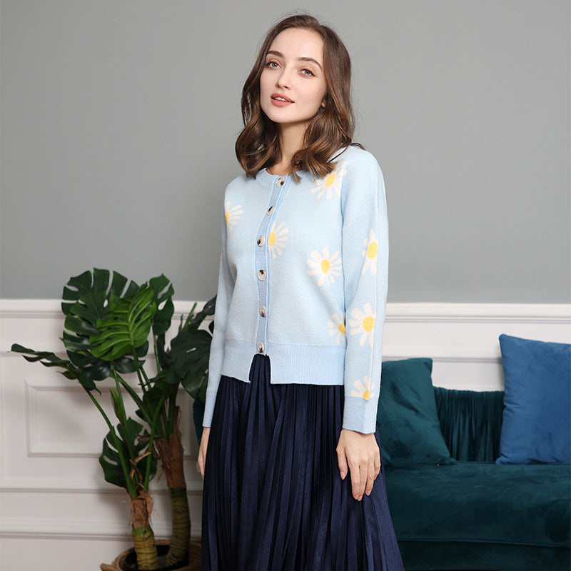 Damen Oversize-Strickcardigan mit Blumenapplikation, Perlmuttknöpfen und Wellensaum Echo Archiv