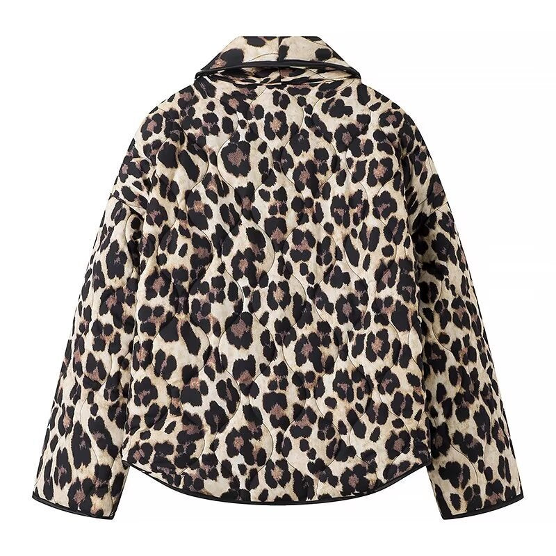 Damen Gepolsterte Kurzjacke im Leopardenprint mit Schalkragen und aufgesetzten Taschen Echo Archiv