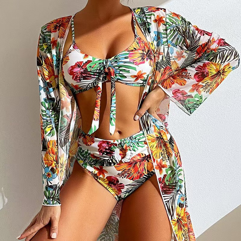 Damen Bikini-Set mit floralen Mustern und luftiger Kimono-Überjacke Echo Archiv