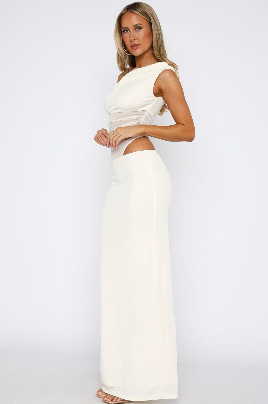 Damen Elegantes Maxikleid mit asymmetrischem Schnitt und transparenten Einsätzen Echo Archiv