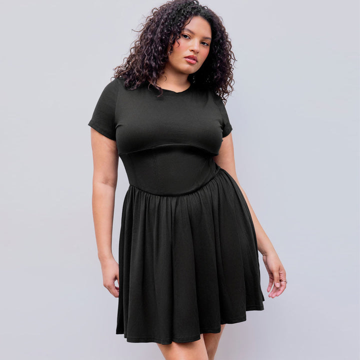 Damen elegantes A-Linien Kleid mit schwingendem Rock und modischem Schnitt Echo Archiv