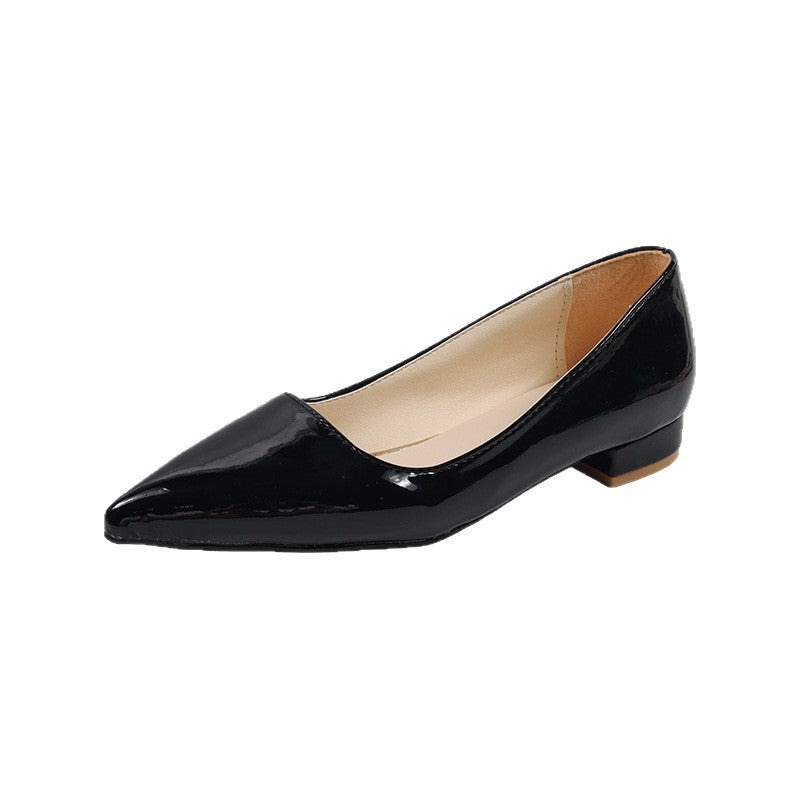Damen Lack-Pumps mit spitzer Zehenform, gepolstertem Komfortfußbett und kurzem Blockabsatz – Lioré