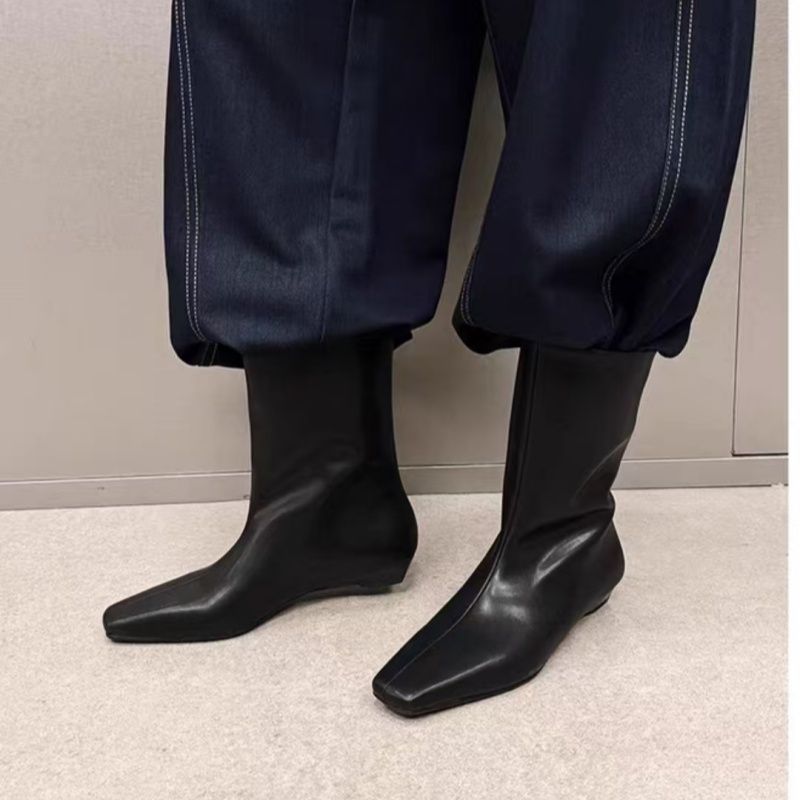 Damen Weiche kniehohe Slouch-Boots mit spitzer Zehenform und ergonomischer Flachsohle – Lioré