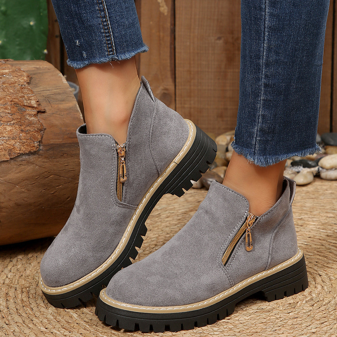 Damen Ankle-Boots mit Profilsohle, seitlichem Reißverschluss und gepolstertem Komfortschaft – Varelle
