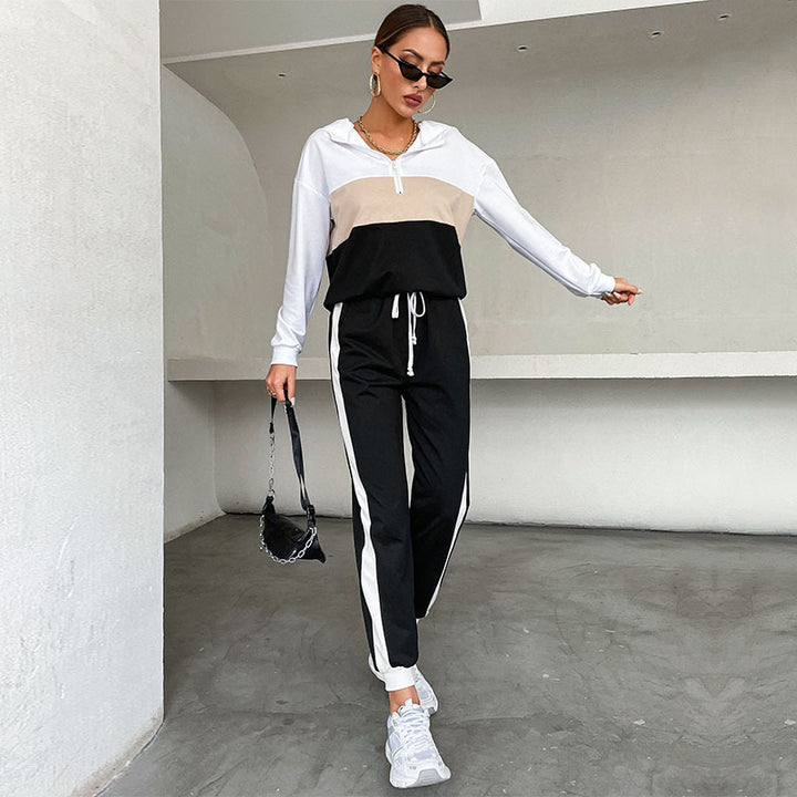 Damen Sportives Jogging-Set mit Kapuze, Tunnelzughose & Seitenstreifen Echoarchiv