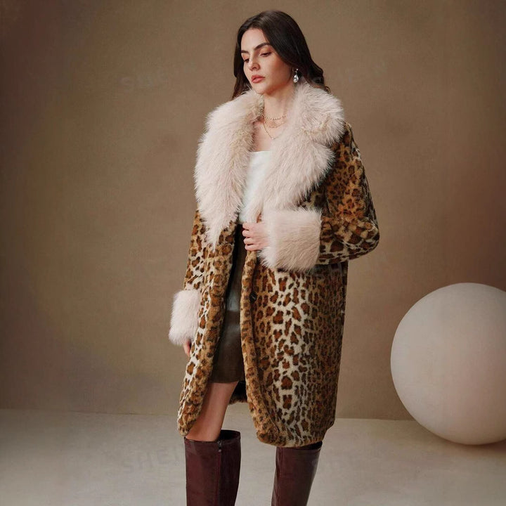 Damen Midilanger Kunstpelzmantel im Animal-Look mit abgesetztem Langhaar-Kragen und Manschetten Echo Archiv