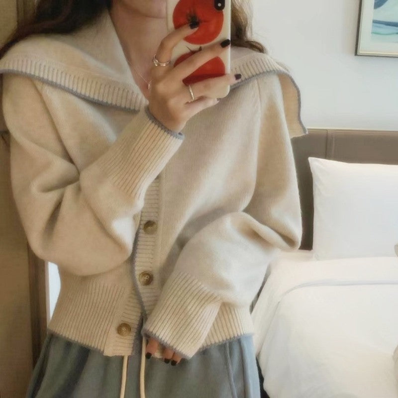 Damen Strickcardigan mit übergroßem Matrosenkragen und kontrastkante Echoarchiv