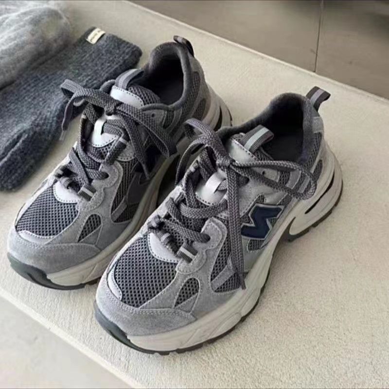 Damen Sportliche Sneaker mit atmungsaktivem Obermaterial und dämpfender Sohle Echo Archiv