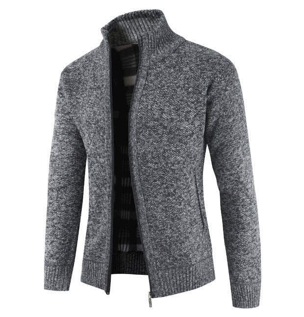 Herren Strickjacke mit hohem Kragen und seitlichen Taschen Echoarchiv
