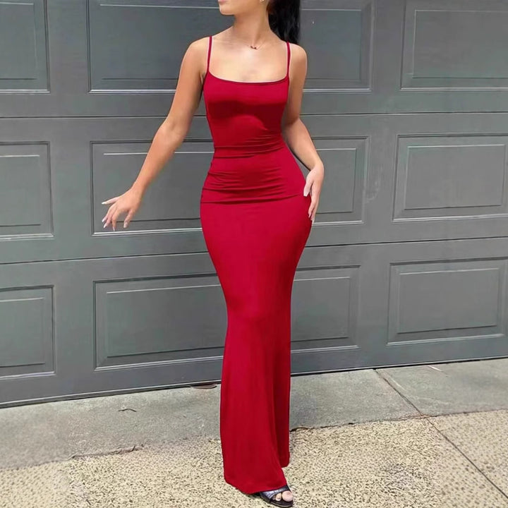 Damen Elegantes Langes Kleid mit schmalem Schnitt und feinen Trägern Echo Archiv