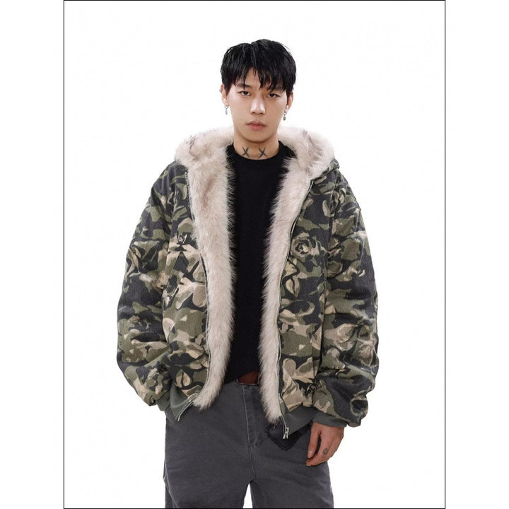 Herren Warmer gefütterter Camouflage-Bomber mit Kapuze und Kunstfellbesatz Echoarchiv