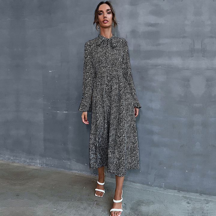 Damen Midikleid mit Stehkragen und Bindeschleife, Langarm A‑Linie mit feinem Pünktchenmuster Echoarchiv